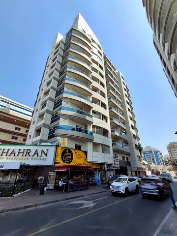 DIRECT FROM LANDLORD- ONE BEDROOM FOR RENT- CLOSED KITHCEN - PERFECT LOCATION-NO COMMISSION
