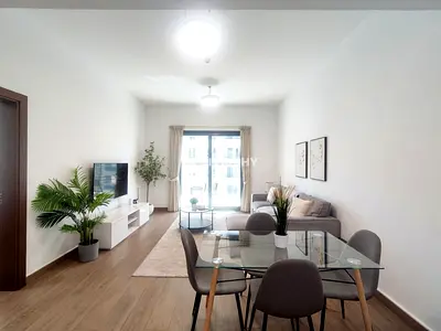 BRIGHT | FULLY FURNISHED | EASY ACCESS