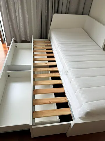 IKEA FLEKKE Daybed with 2 Drawers  2 Mattresses