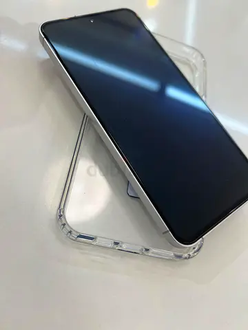 Samsung Galaxy S24fe with box case — good and new condition