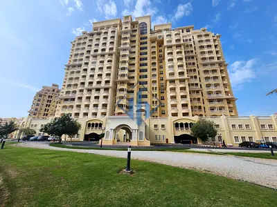 Brilliant Well Maintained l Studio Golf l Mid Floor