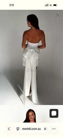 Short white dress with bow- small