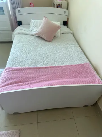 Bed 200*120 com with mattress