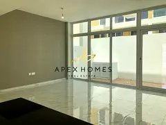 Spacious Layout | Corner Unit | Vacant Now