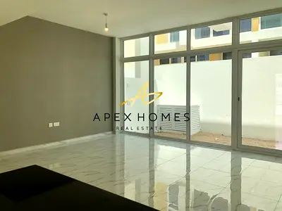 Spacious Layout | Corner Unit | Vacant Now