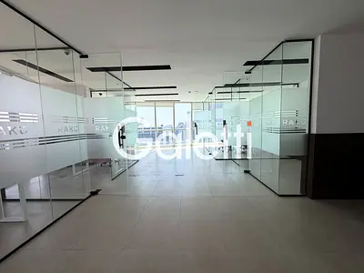عقار سكني جذاب بإمكانات خارجية