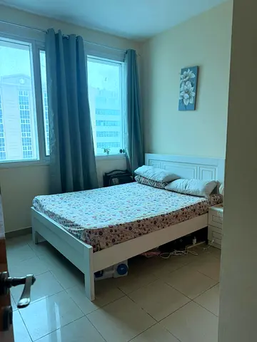 Fully furnished Executive rooms for rent for working woman in a family apartment all inclusive