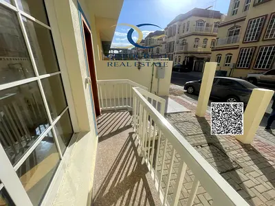 شقة من ثلاث غرف نوم مع موقف سيارات للإيجار في عجمان أبتاون