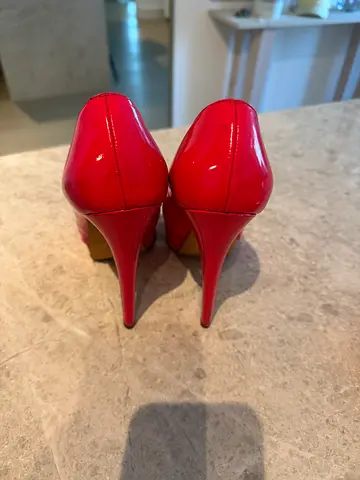 Brian Atwood peep toe size 38 pink