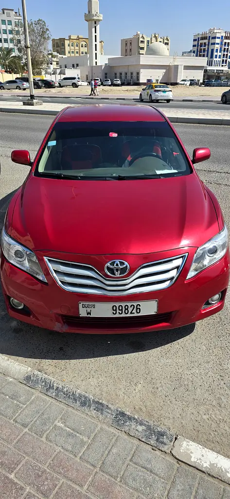 Toyota Camry 2010 — photo 1 of 6