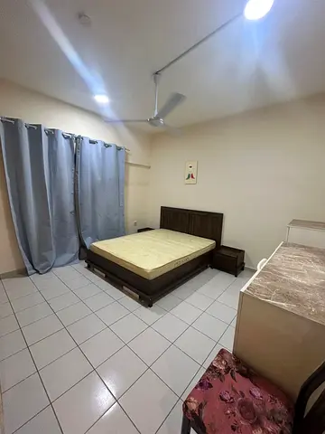 Monthly:4000 Including Sewa Bills Huge levish 1bhk flat available for monthly rent