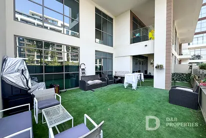 Direct Park Access | Huge Terrace | Vacant