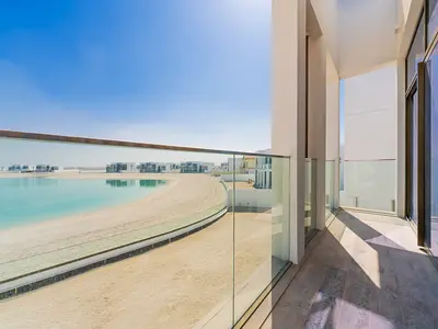 Vacant | V5 Select | Prime Area | Waterfront View