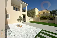 Immaculate Condition | Vacant | Fully Upgraded