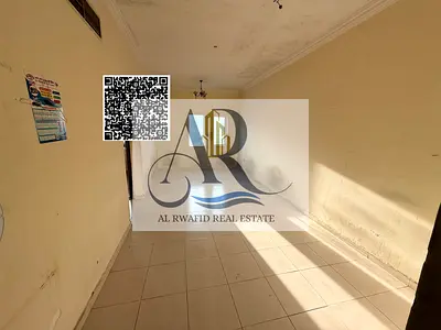 متاح للإيجار السنوي شقة مميزة في الراشدية 3 مقابل جراند مول، بموقع حيوي قريب من جميع الخدمات والمرافق الأساسية، مما يجعلها خياراً مناسباً