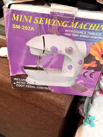 Mini Sewing Machine