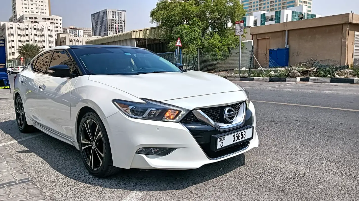 Nissan Maxima 2016 — photo 1 of 9