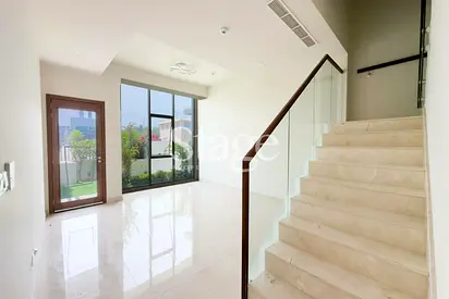3Bed +Maid Townhouse | Landscaped Gdn | Near Metro