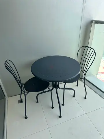 Outlook chairs  table to sell