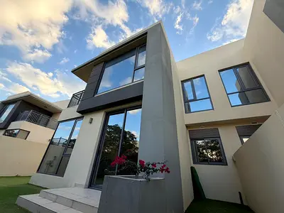 Spacious Layout | Ready To Move | Community View