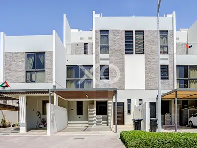 Newly Renovated 5BR+Maids | Single‑Row TH