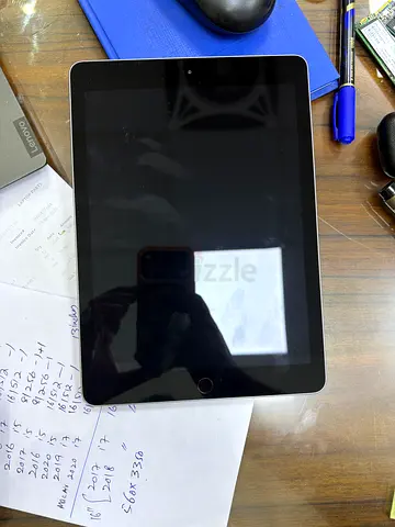 Apple IPad 6th 128gb