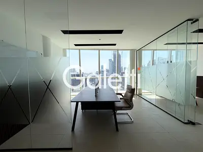 عقار حصري بواجهة خارجية فخمة وإمكانية تطوير