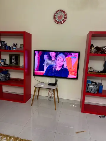 Samsung 40-44 inch  TV - Wall Mounted, Good Condition