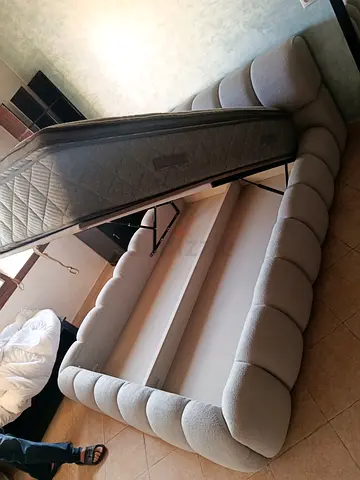 Upholstered Storage Bed Frame with Lift-Up Mattress Mechanism - Light Grey