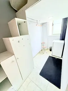 Very spacious partition  Near Metro  Mall of the Emirates Al barsha private fridge none crowded