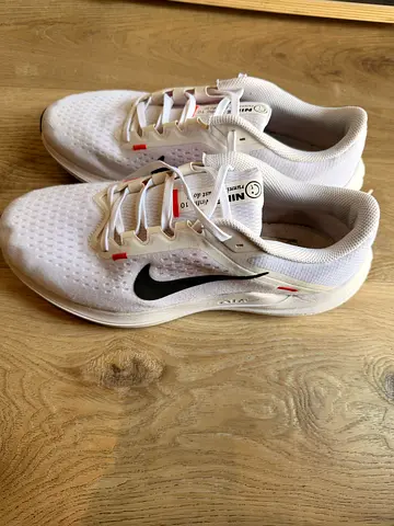 Nike Winflo 10 Running Trainers – Size 43 / UK 8.5 – Great Condition!