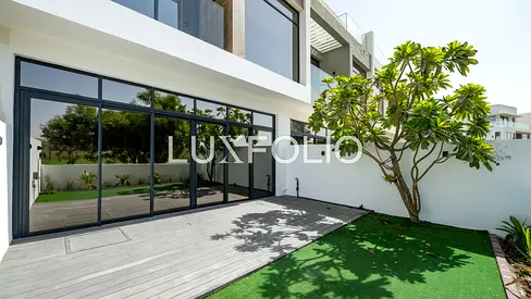 Golf Course View | Modern | Vacant