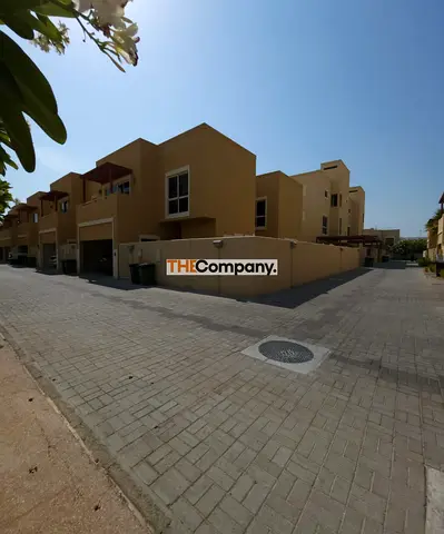 Single Row | Corner Unit I Spacious Layout
