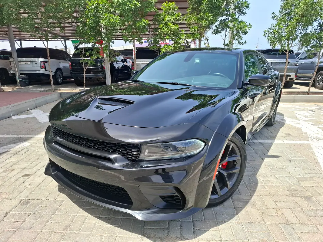 Dodge Charger 2022 — photo 1 of 17