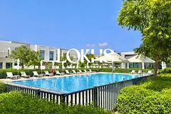 Landscaped | Single Row | Laundry Room