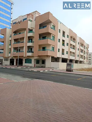 2BHK WITH BIG BALCONY IN NEAT FAMILY BLDG & PRIME LOCATION