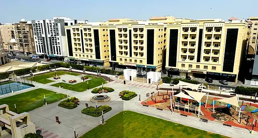 Spacious room for two executive ladies or a married couple - Close to DXB Exist  SHJ Airport