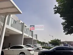 NEAR TO ENTRANCE LARGE 3BHK EXTENDED HALL AND ROOM
