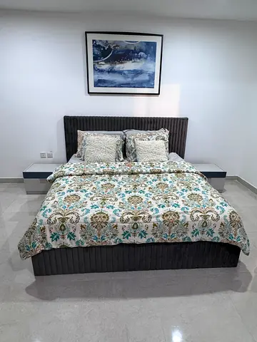 King Size Bedroom Set – Full Package | Excellent Condition