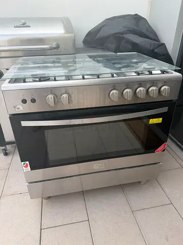 LG 6 burner gas hob  oven cooker