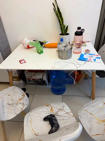 Dining Table with 4 chair