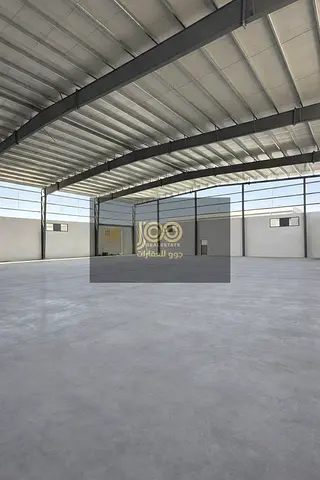 مستودع للإيجار | أم القيوين | 17,000 قدم² | 150 كيلو واط | 850,000 درهم