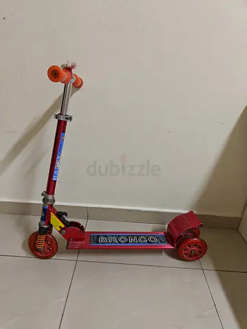 Foldable three-wheel kids scooter - red Bronco design