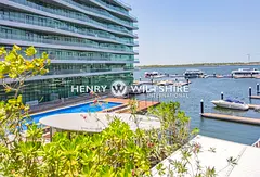 2 Bedroom / Well Maintained / Waterfront Community