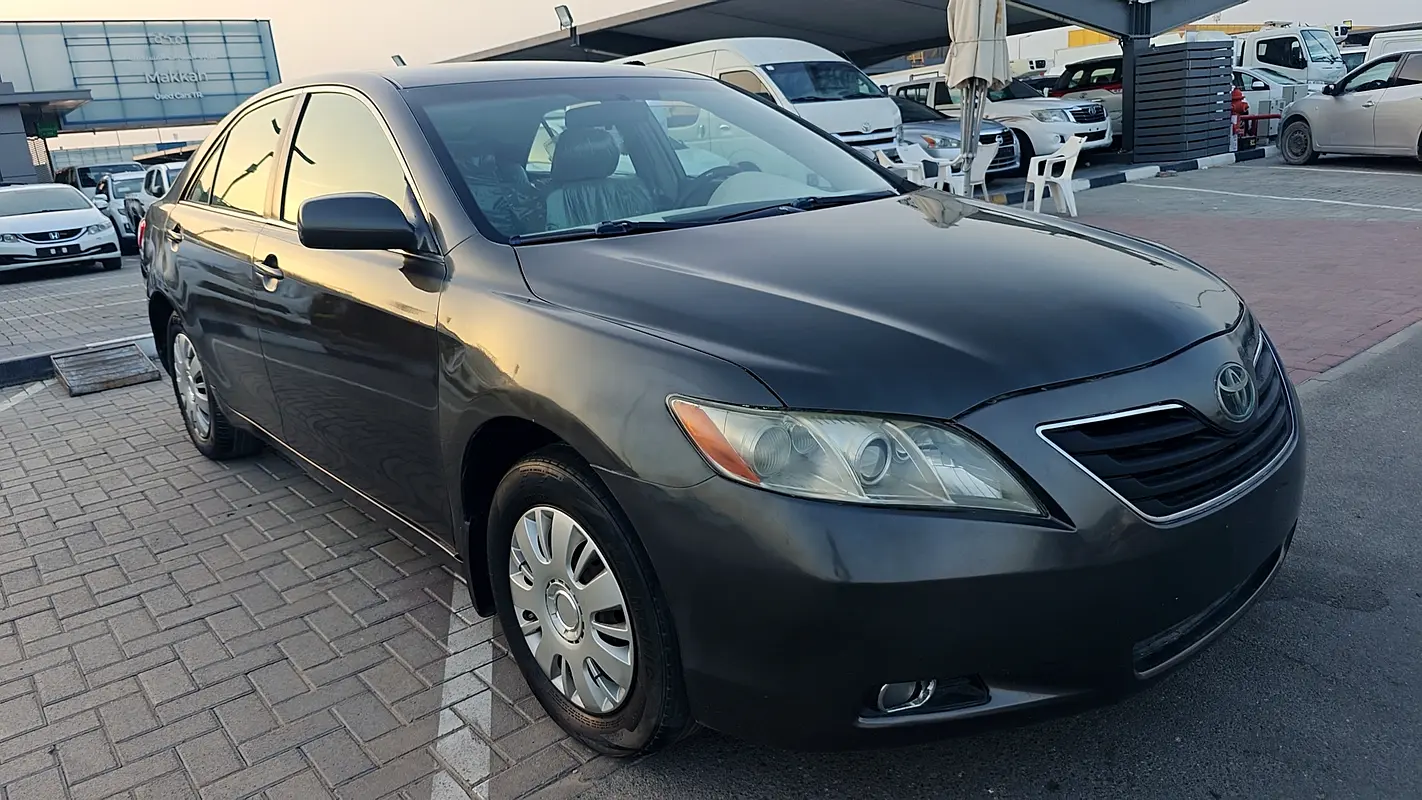 Toyota Camry 2007 — photo 1 of 17