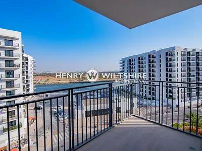 Impressive canal view apartment. Invest or move in