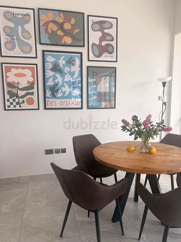 Round Wooden Dining Table with 4 Upholstered Chairs - Modern Set