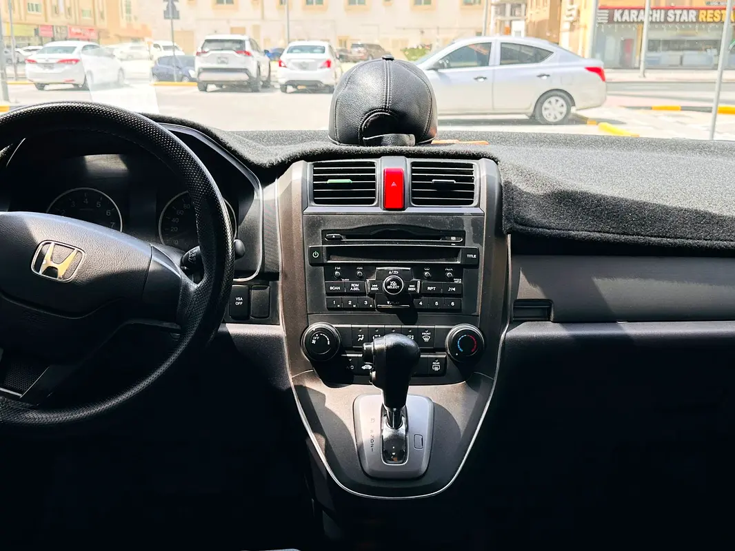 Honda CR-V 2010 — photo 1 of 10