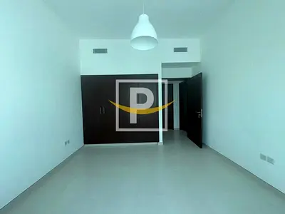 Ready To Move In| Brand New | Lush Community