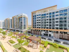 Community Pool View | Fully Furnished | Vacant NOW